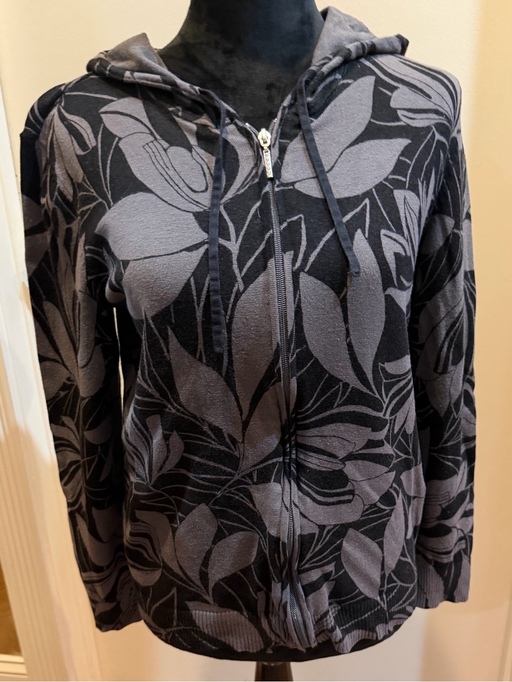 Soma Black and Gray Leaf-Print Zip Hoodie Jacket